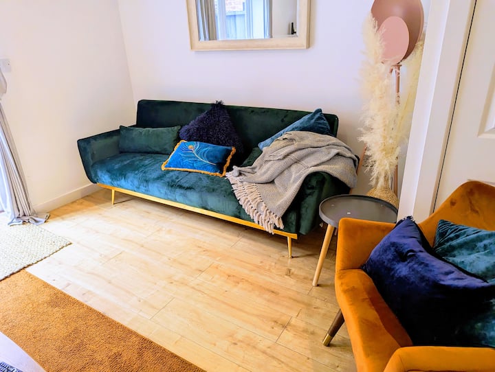 Central Worcester 3 Bedroom Coach House & Parking - Worcester, UK