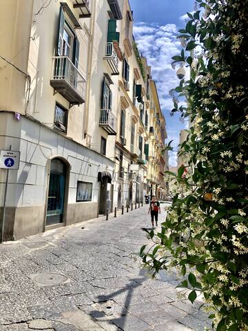 Pop Art House – Chiaia sul Mare- Centro- Metro3min gallery image 5