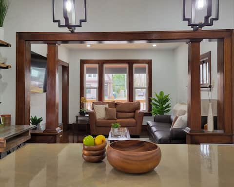 Charming Craftsman! All the comforts of Home.