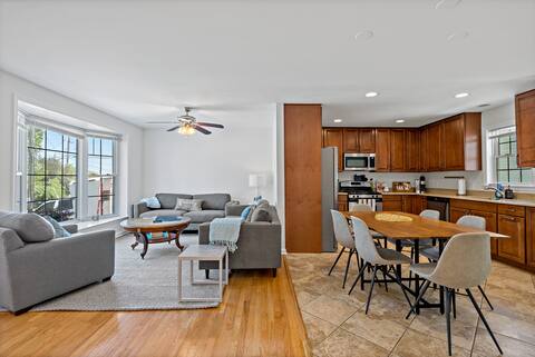 Cheerful | 4 bedroom | Luxury | Center | Sunny