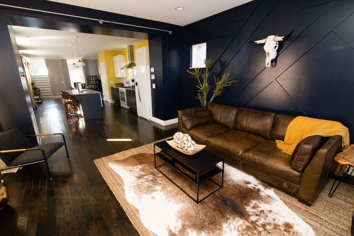 Stylish Home, 2 Miles to Downtown Nash-Walkable