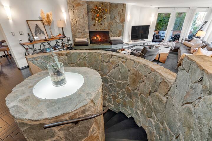 MID-CENTURY MASTERPIECE, HOLLYWOOD HILLS gallery image 4