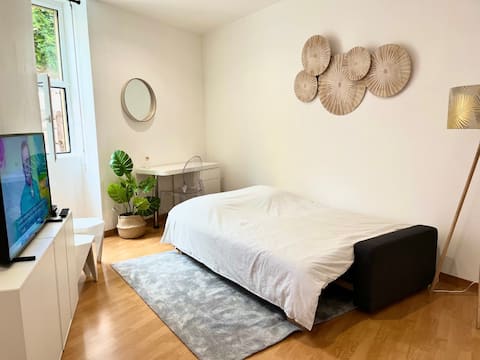 Top Airbnb: Lovely 1 bedroom apart close to MC train station in Beausoleil
