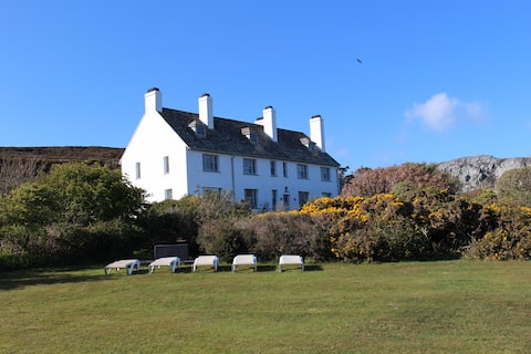 Luxury coastal house 8+ bedrooms