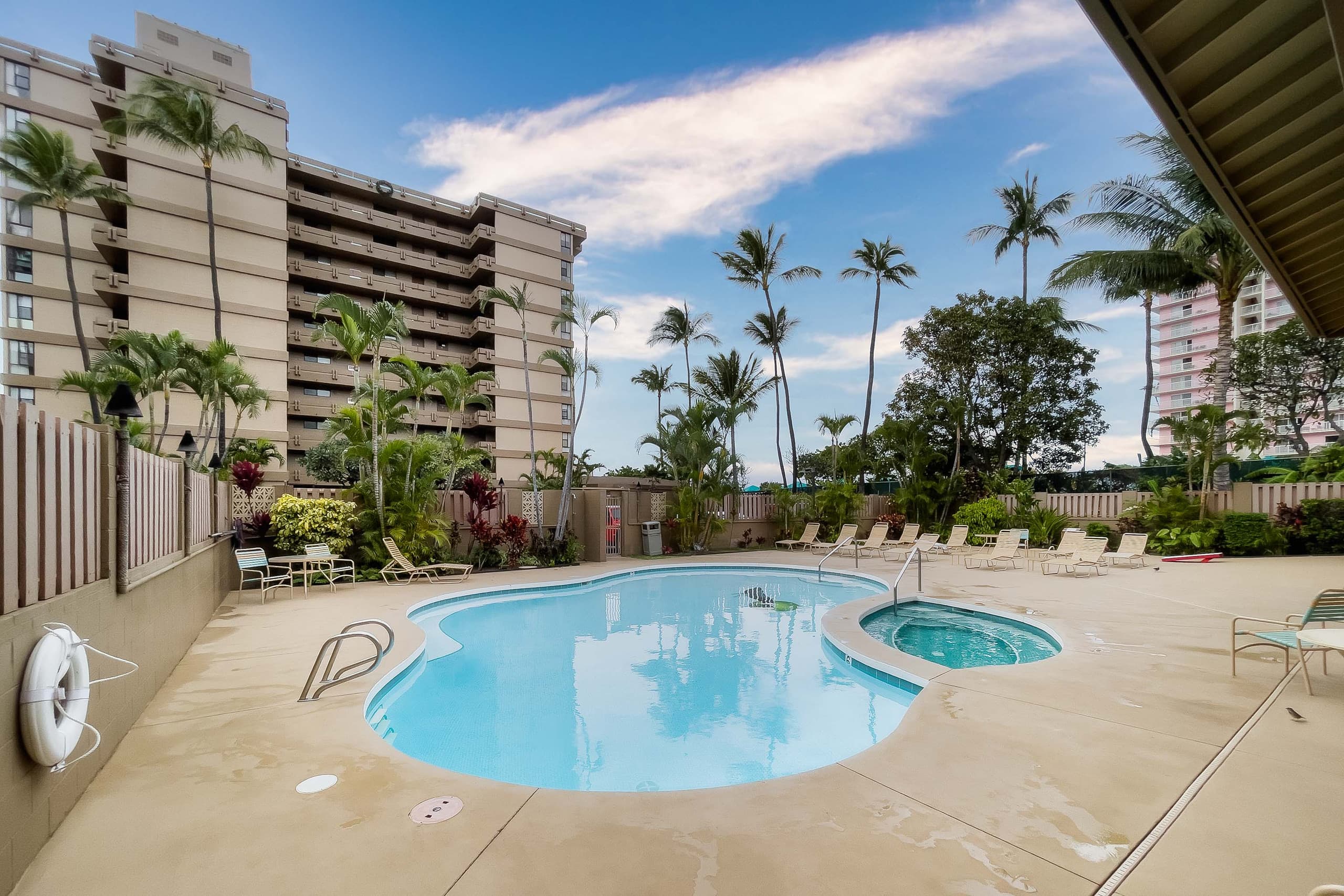 Condo in Lahaina · ★5.0 · 1 bedroom · 2 beds · 1 bath - Image 33