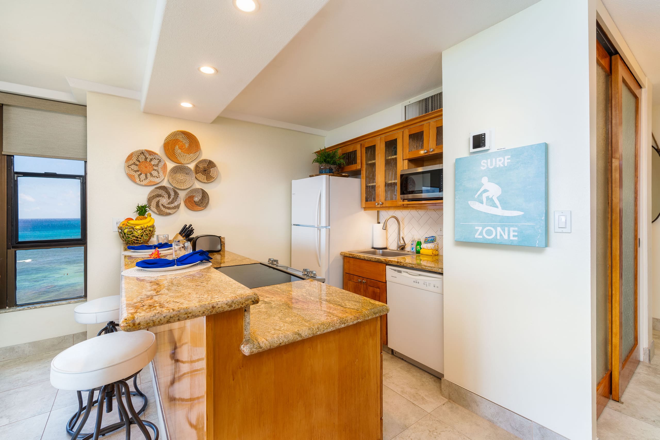 Condo in Lahaina · ★5.0 · 1 bedroom · 2 beds · 1 bath - Image 6