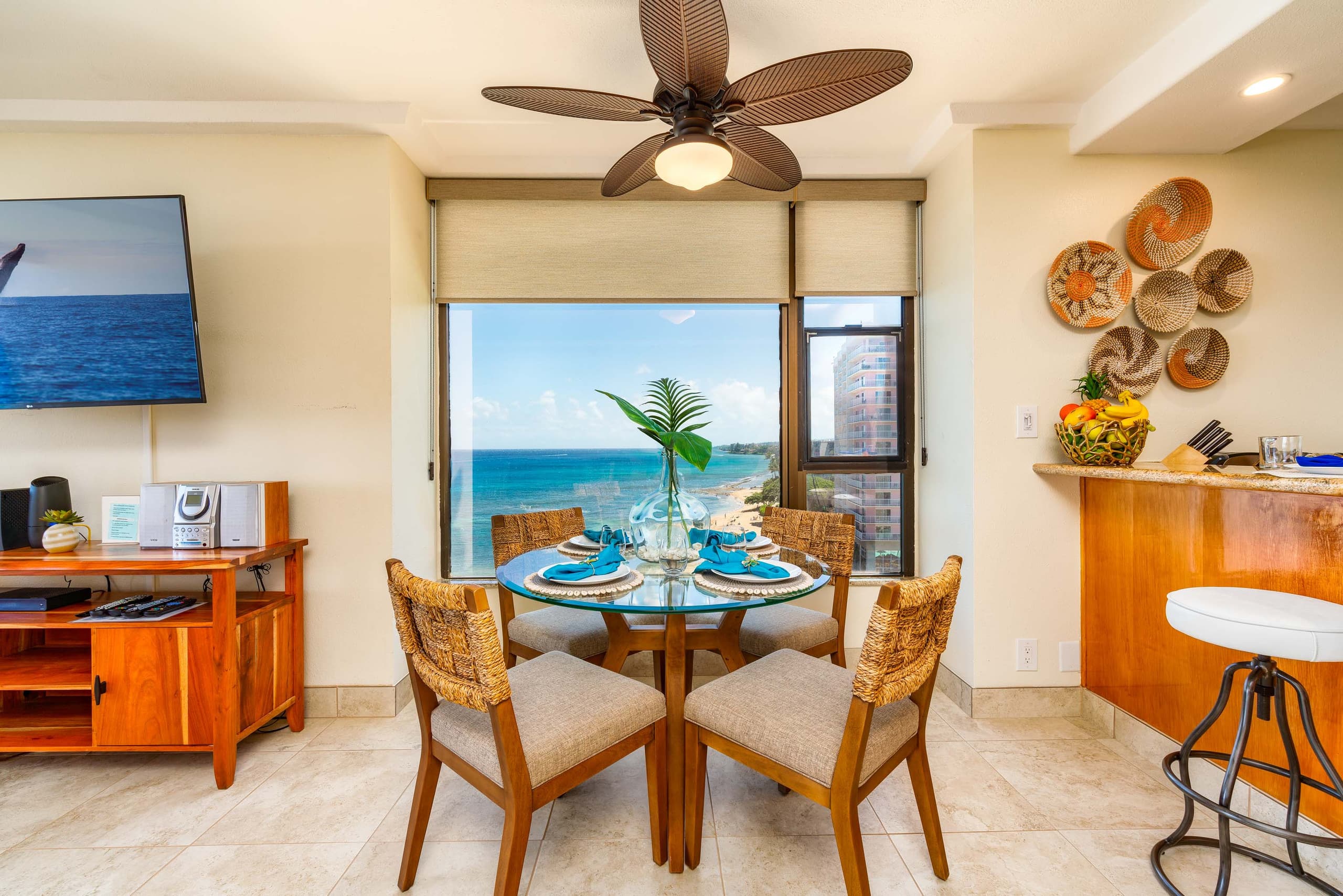 Condo in Lahaina · ★5.0 · 1 bedroom · 2 beds · 1 bath - Image 10