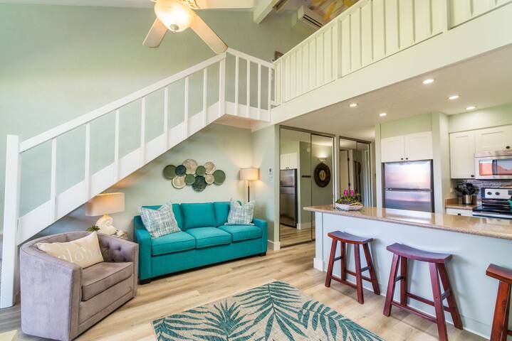 Beautifully remodeled Ocean & Pool View 2 bdrm con gallery image 5