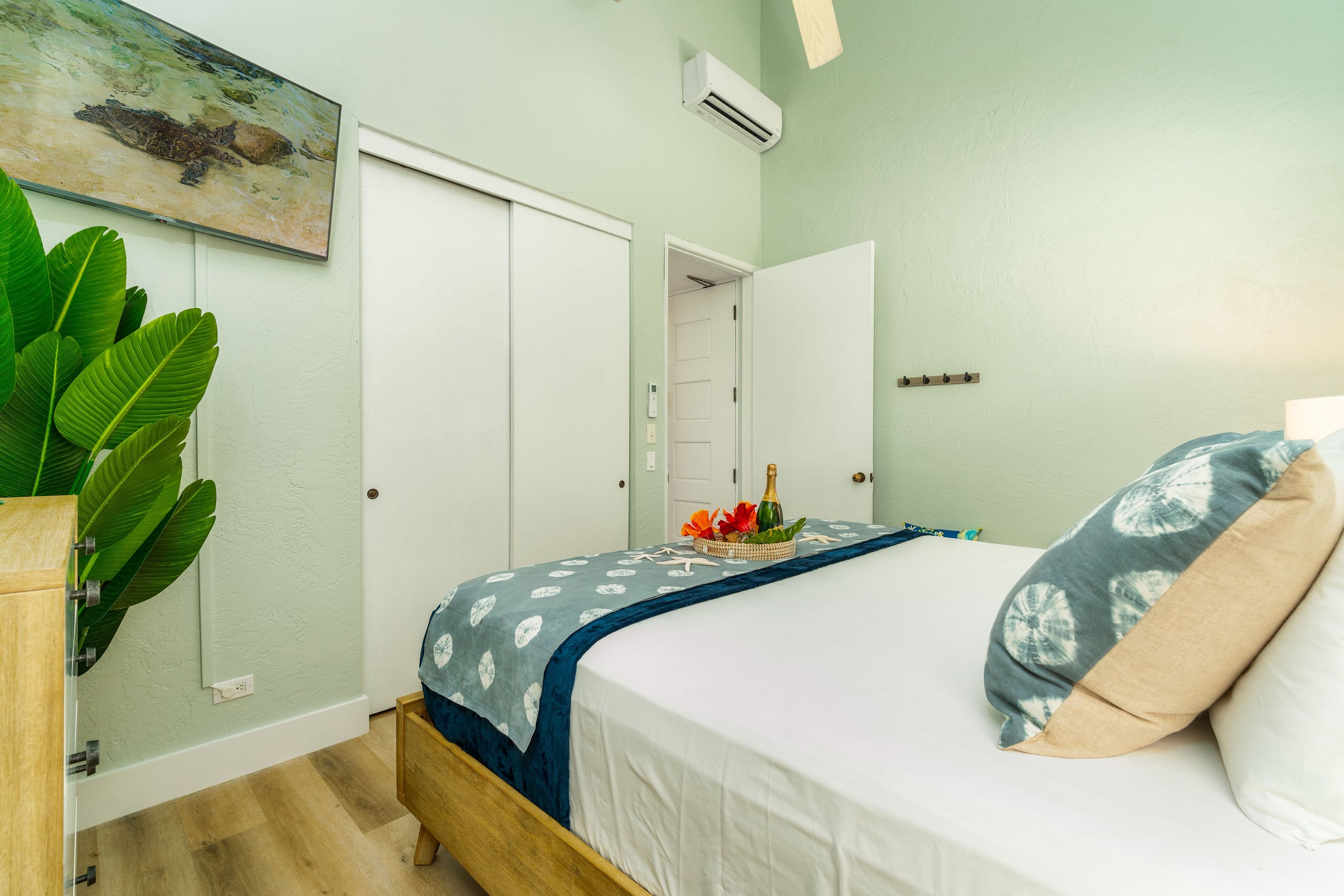 Condo in Lahaina · ★4.9 · 2 bedrooms · 3 beds · 2 baths - Image 17