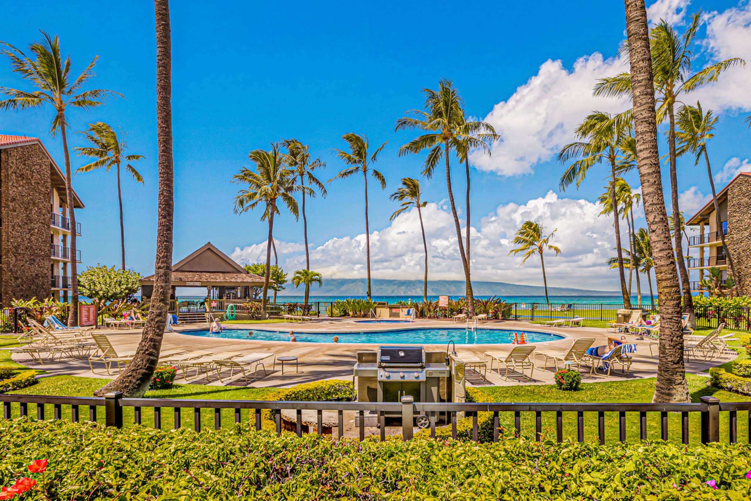 Condo in Lahaina · ★4.9 · 2 bedrooms · 3 beds · 2 baths - Image 33