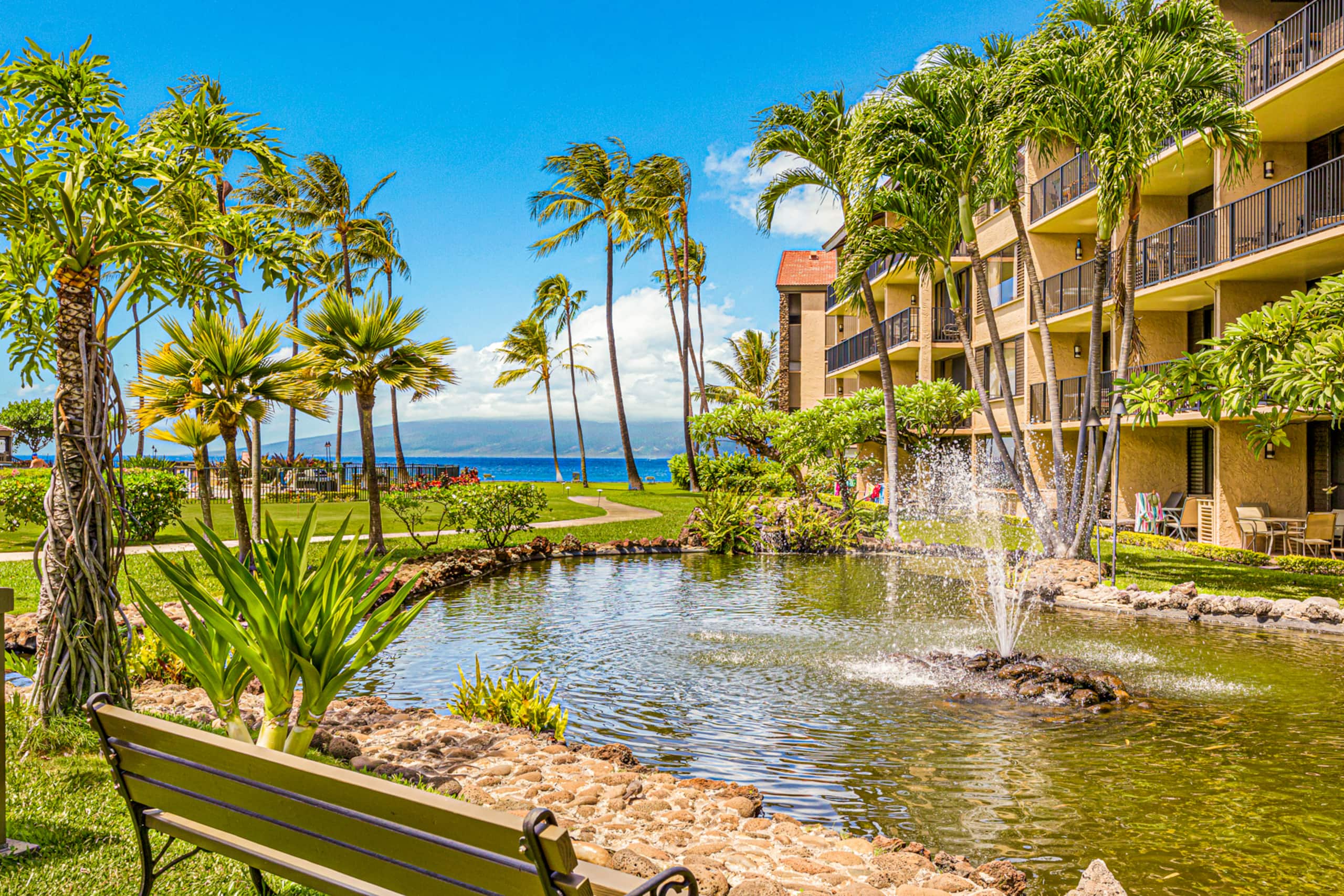 Condo in Lahaina · ★4.9 · 2 bedrooms · 3 beds · 2 baths - Image 39