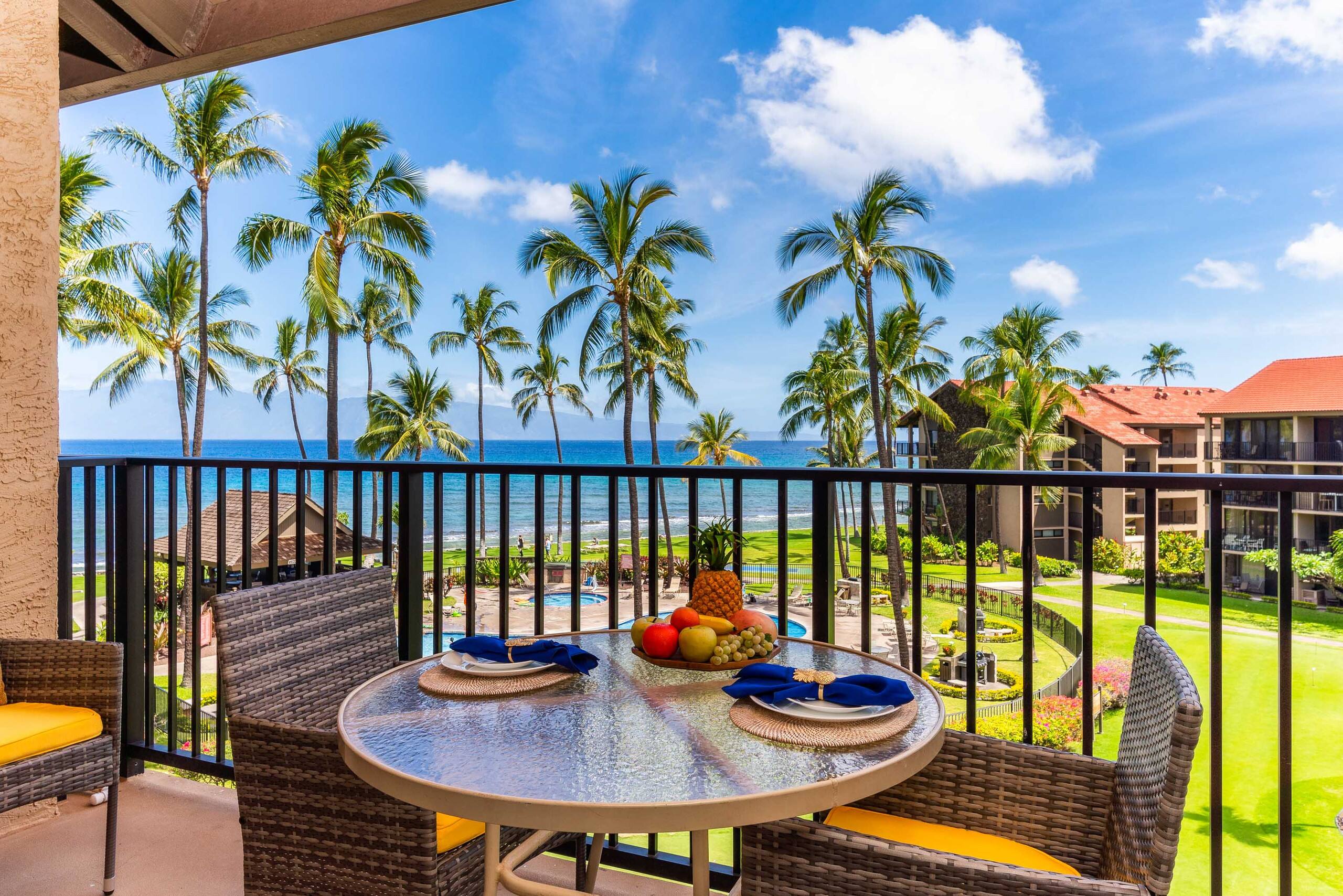 Condo in Lahaina · ★4.9 · 2 bedrooms · 3 beds · 2 baths - Image 1