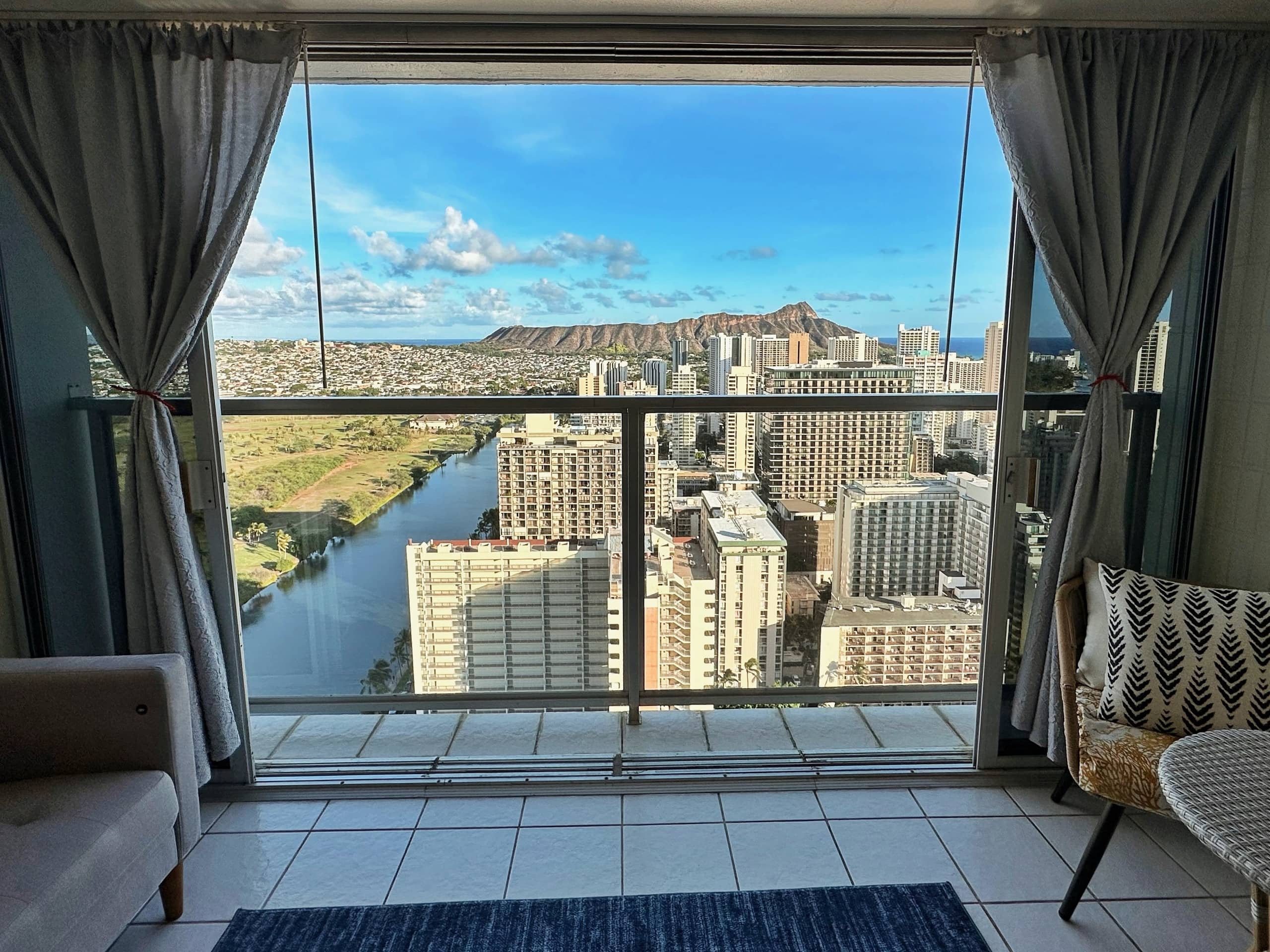 Condo in Honolulu · ★4.94 · Studio · 2 beds · 1 private bath - Image 19