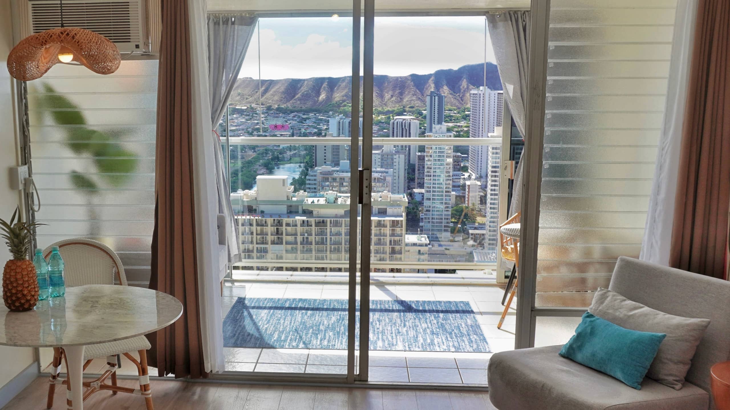 Condo in Honolulu · ★4.94 · Studio · 2 beds · 1 private bath - Image 22