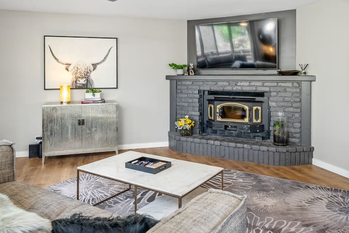 Contemporary Wine Country Retreat-walk To Downtown - Atascadero, CA