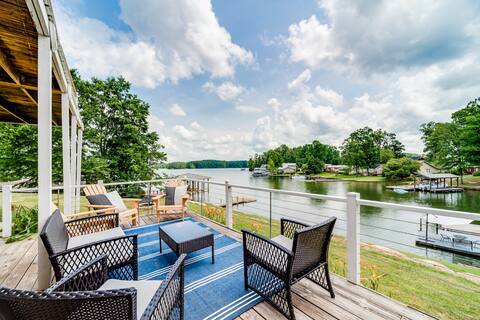 Family Friendly Waterfront House with Game Room