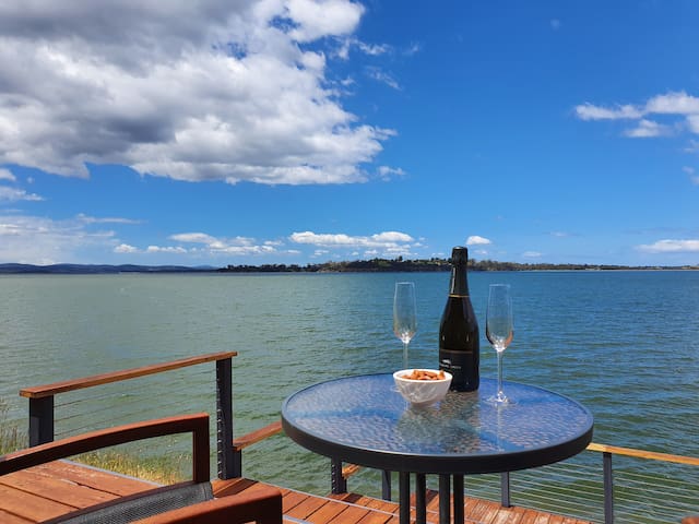 Oysterhouse: Luxury & privacy at the water’s edge