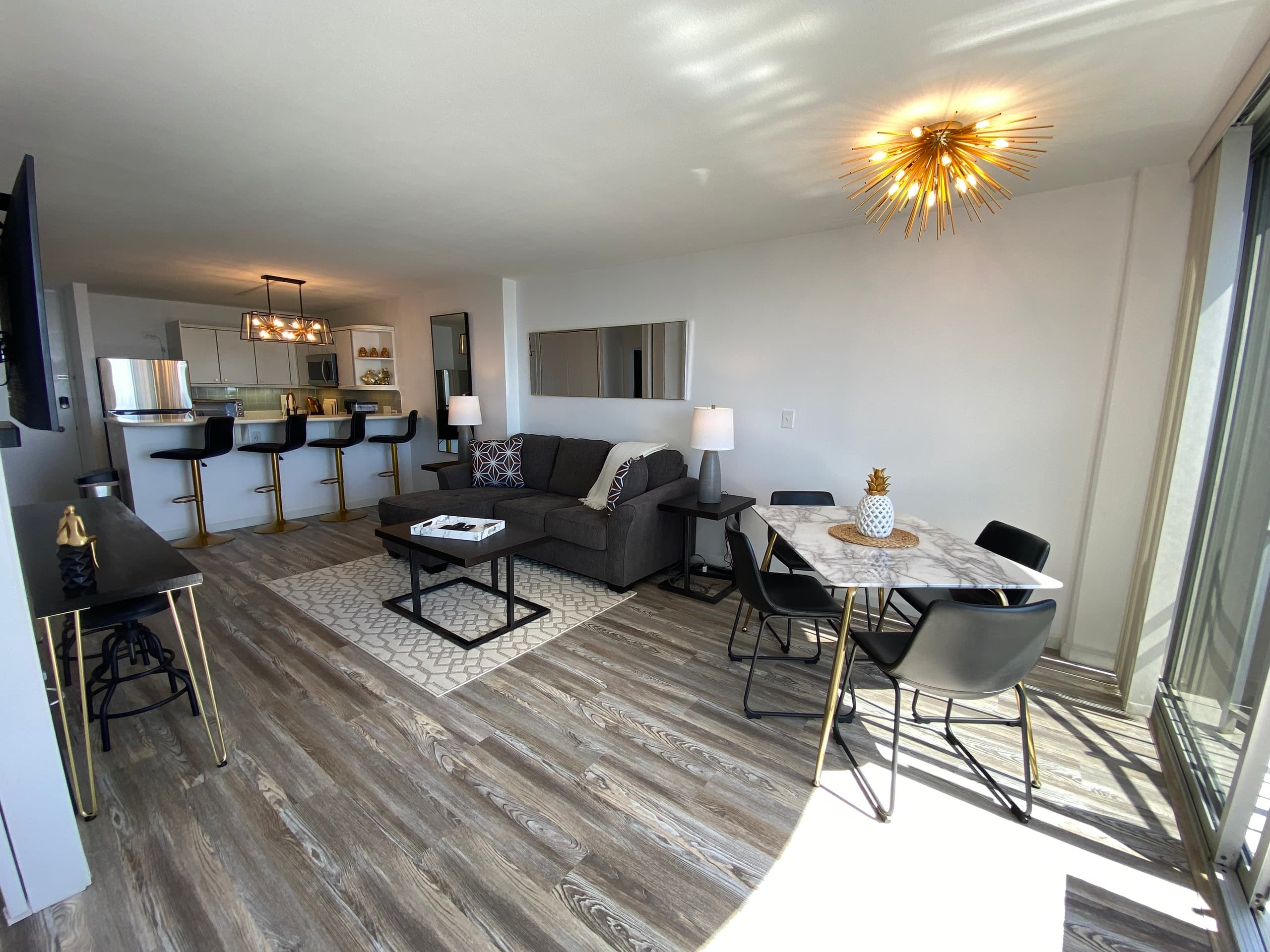 Condo in Honolulu · ★4.9 · 1 bedroom · 2 beds · 1 bath - Image 2