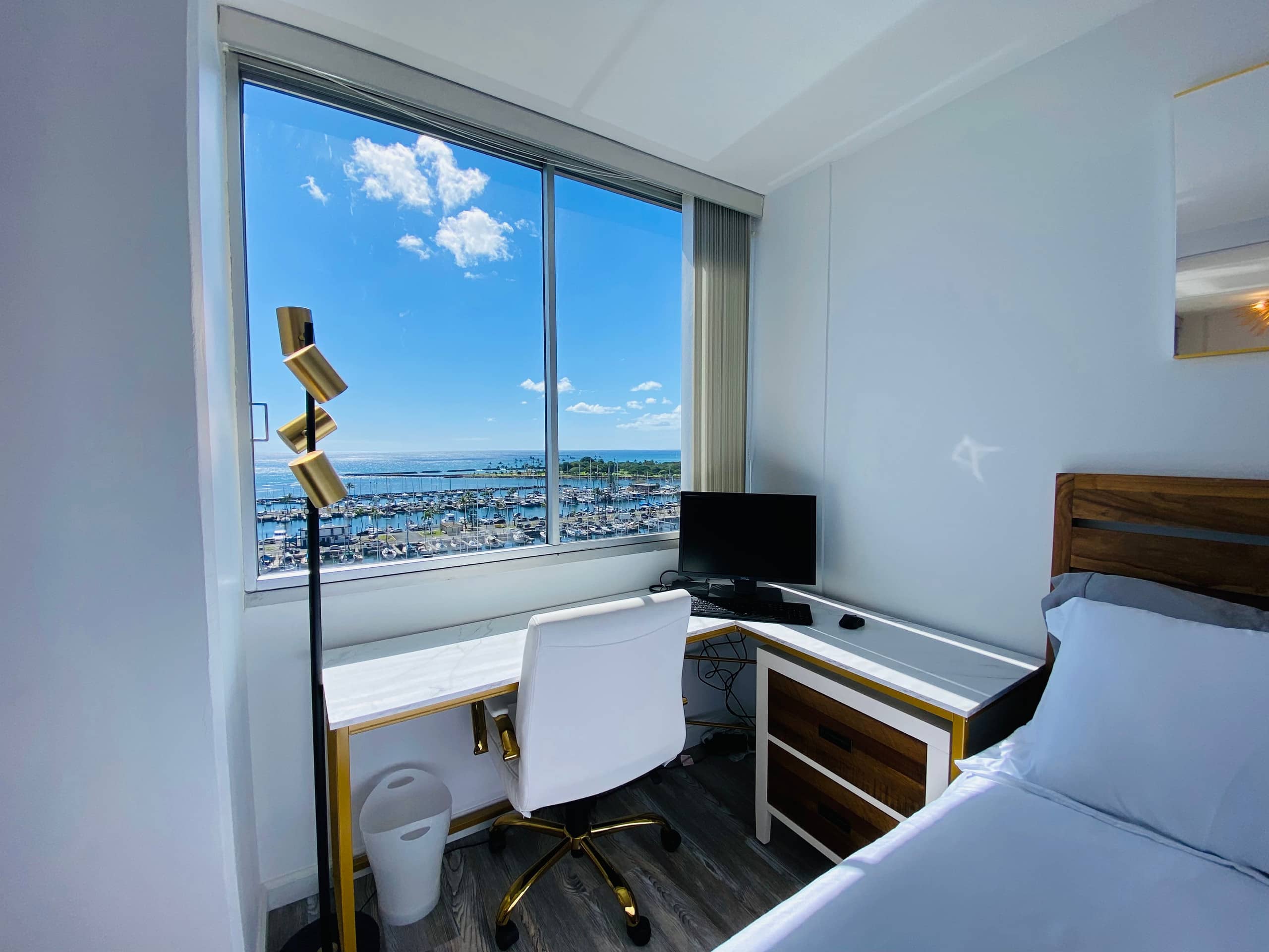 Condo in Honolulu · ★4.9 · 1 bedroom · 2 beds · 1 bath - Image 6