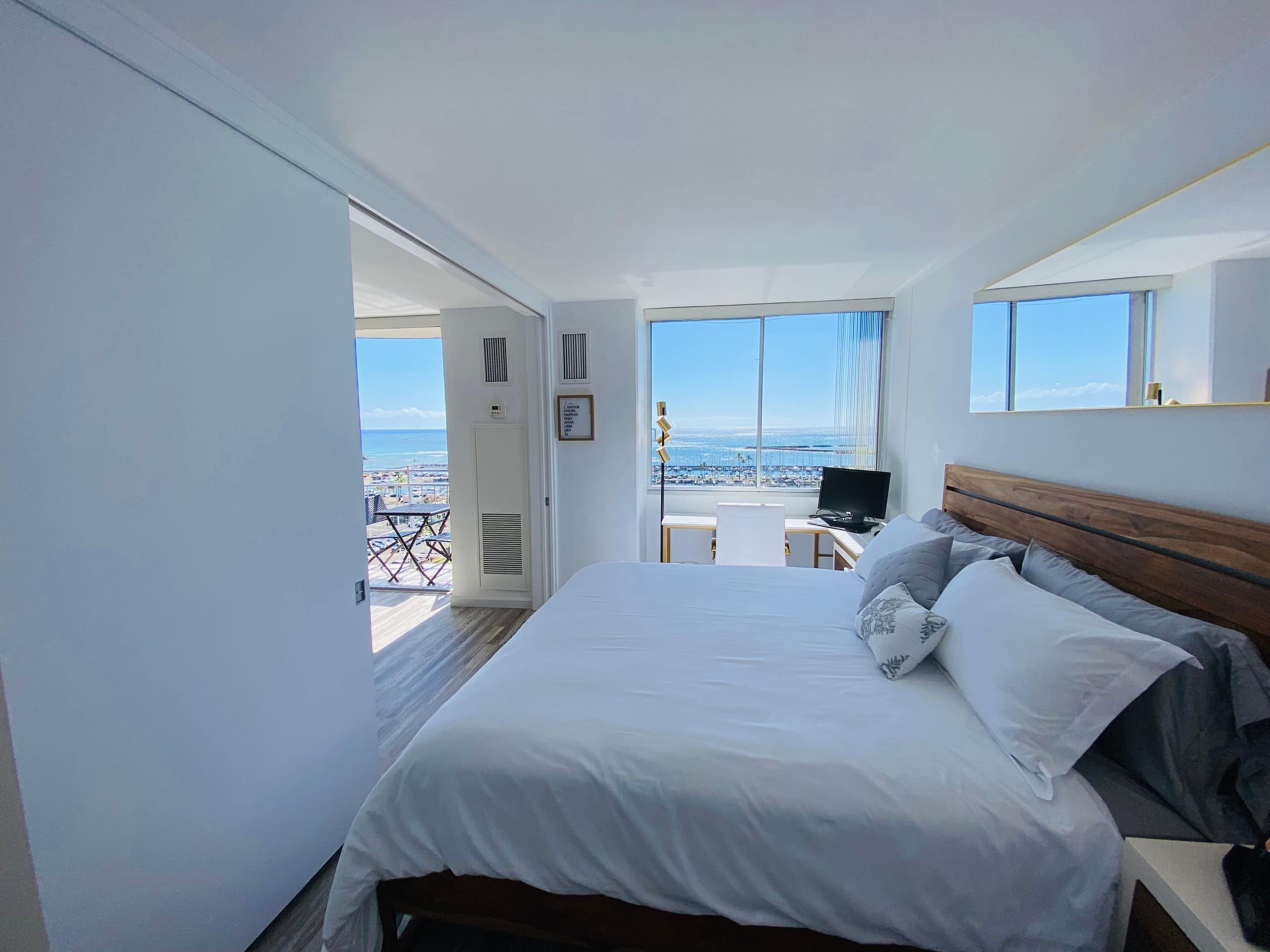 Condo in Honolulu · ★4.9 · 1 bedroom · 2 beds · 1 bath - Image 4