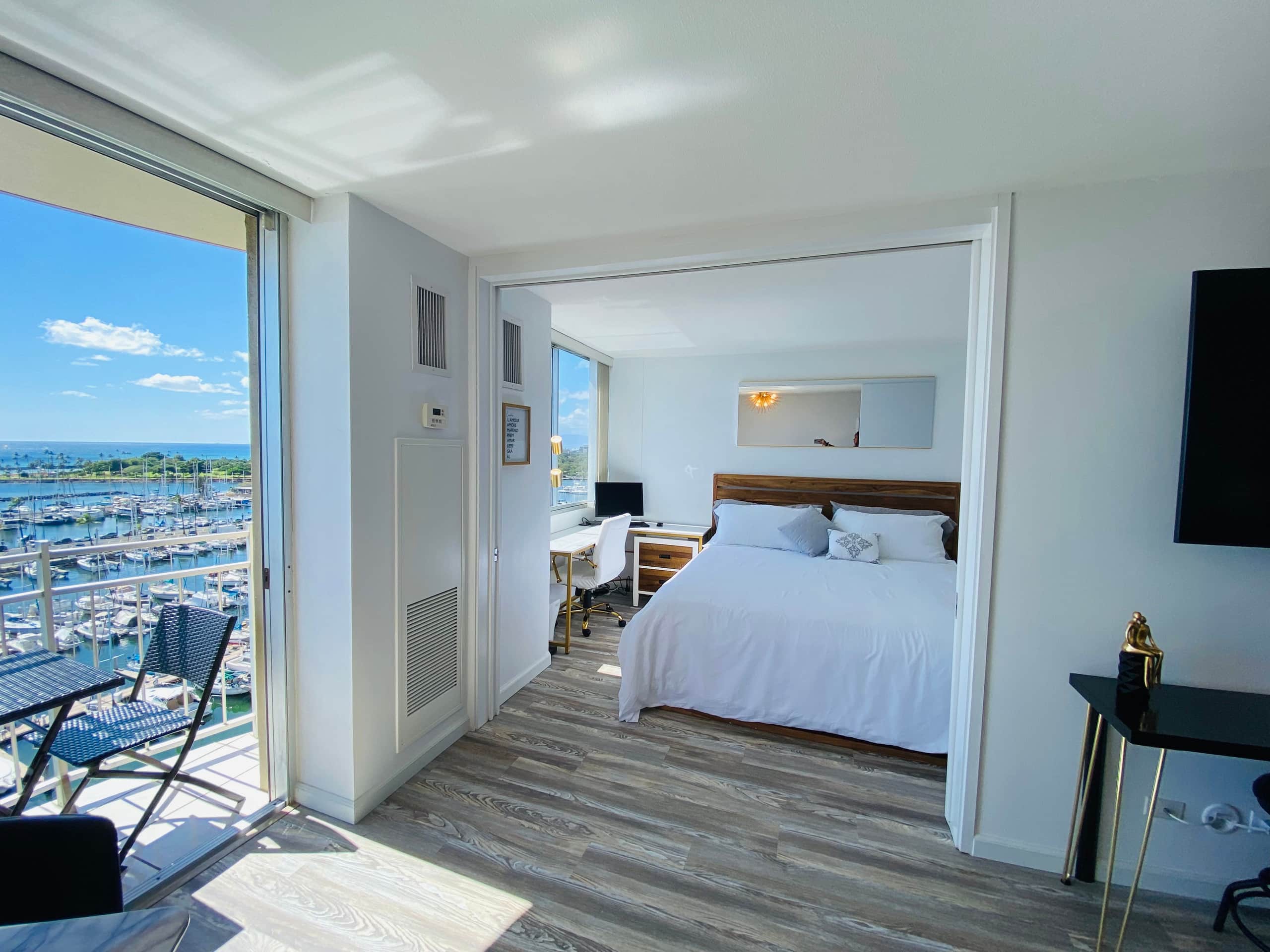 Condo in Honolulu · ★4.9 · 1 bedroom · 2 beds · 1 bath - Image 3
