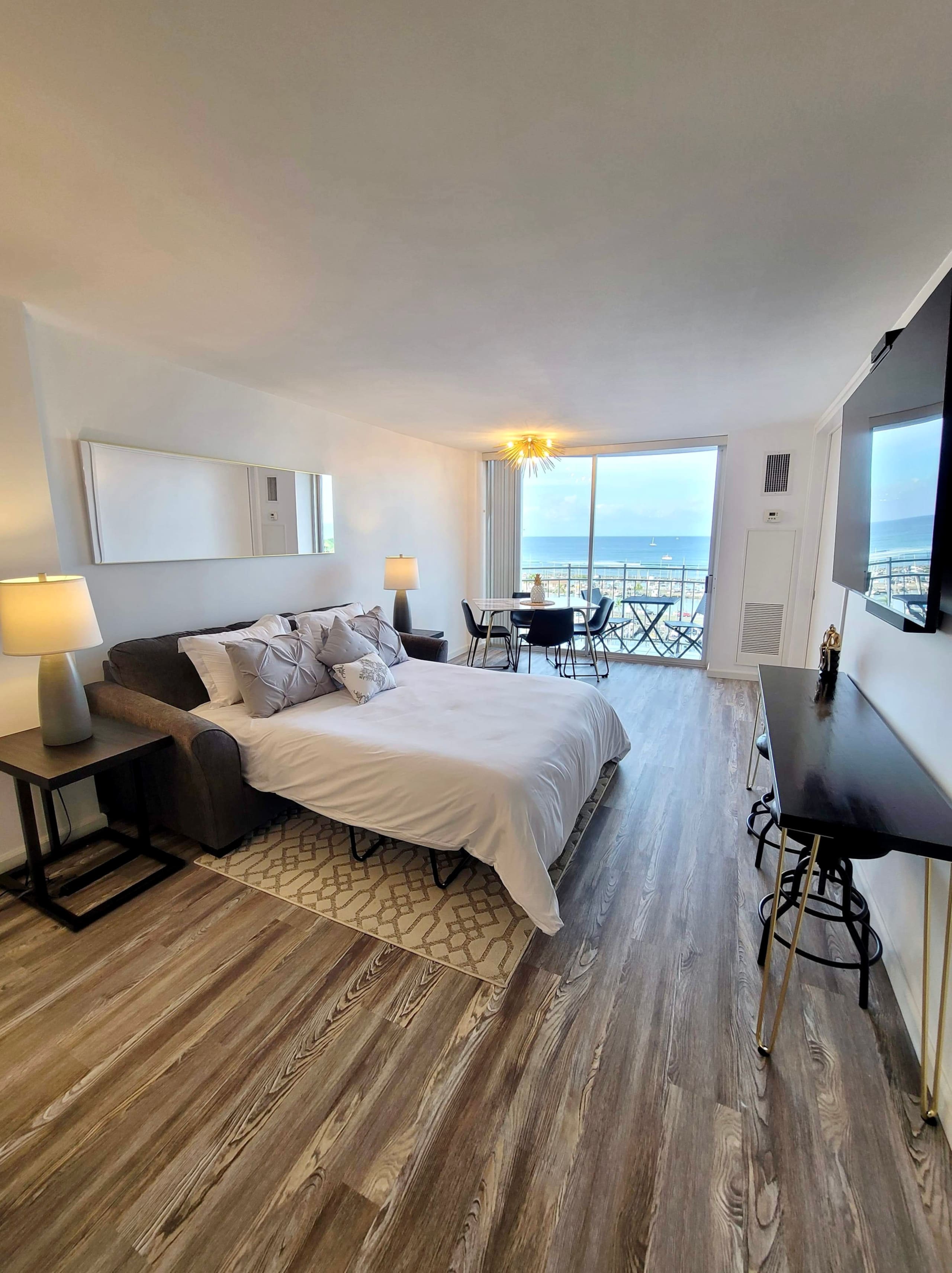 Condo in Honolulu · ★4.9 · 1 bedroom · 2 beds · 1 bath - Image 8
