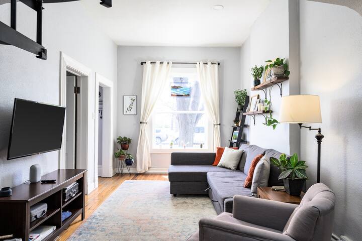 Central Denver – Baker Neighborhood Victorian gallery image 3