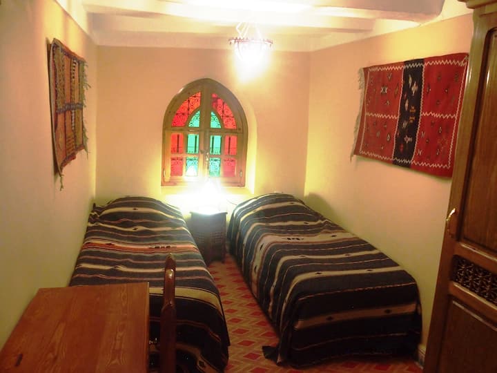 Pequeña habitación en el primer piso