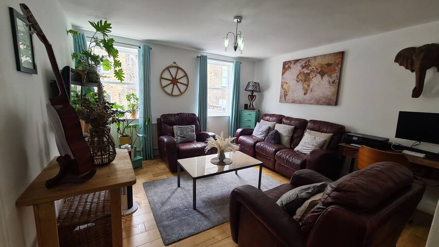 LOVELY 2 BEDROOM IN LONDON