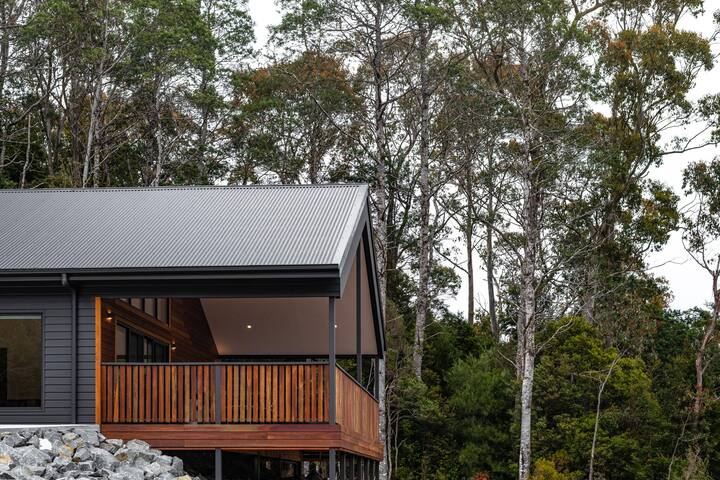 Blackjack – Deluxe Chalet gallery image 2