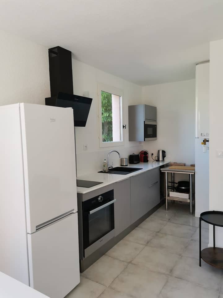 Studio 32 M² Idéalement Situé Dans Carqueiranne - Carqueiranne