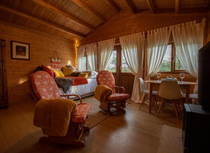 A Two Bedroom Cabin Close To The Malvern Hills - Worcestershire