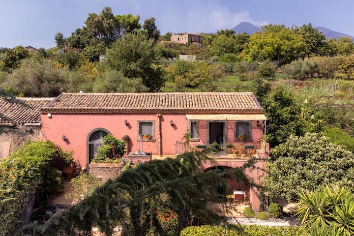 Gioli Etna Home