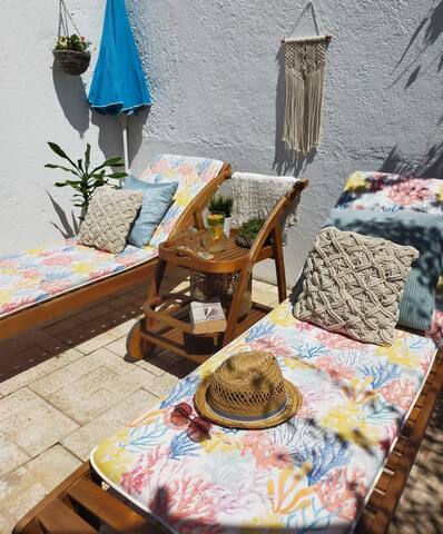 Cascais House with heated Pool Garden & Parking gallery image 5