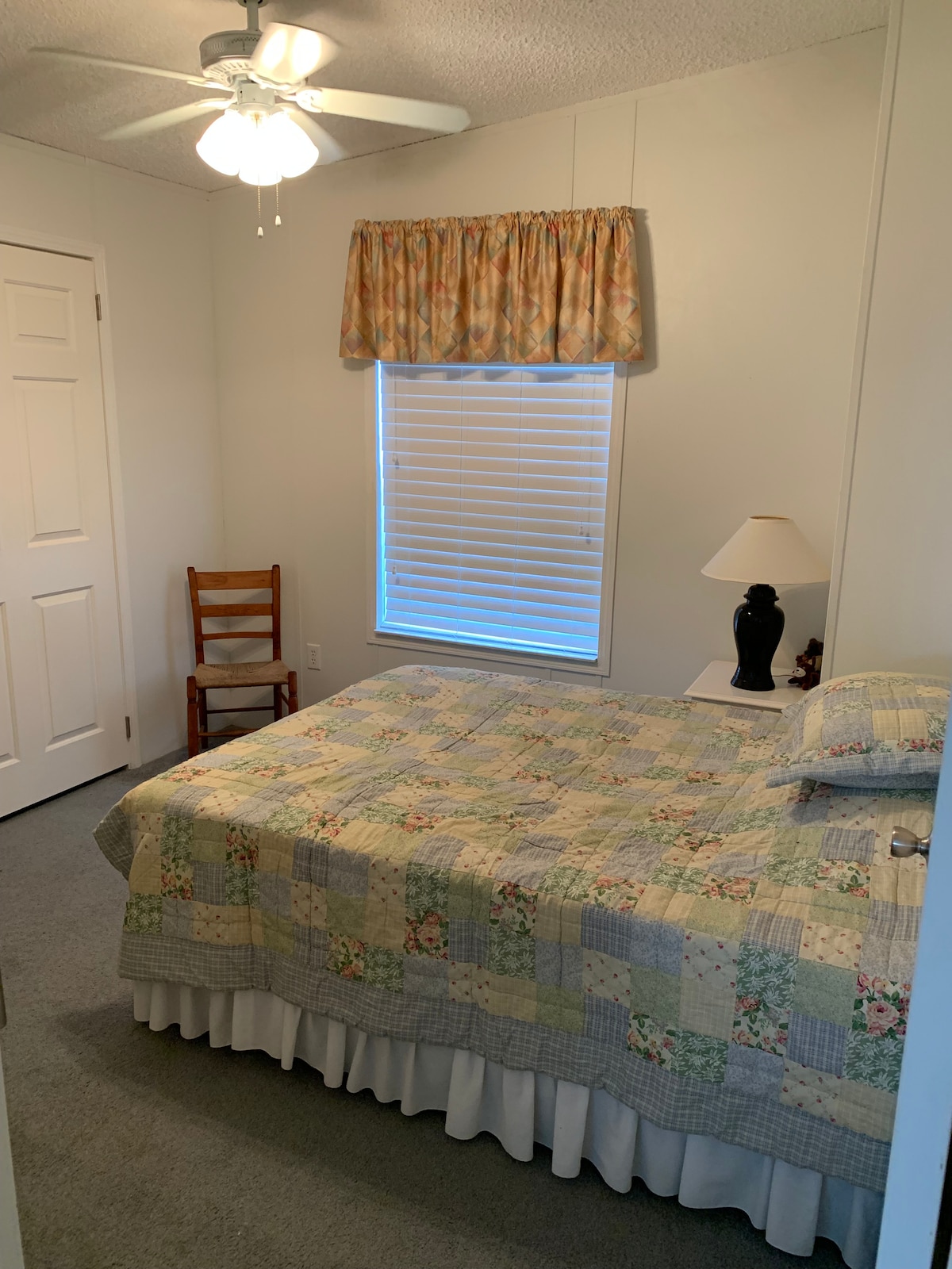 เตียงใหญ่ในห้องนอนที่ 2