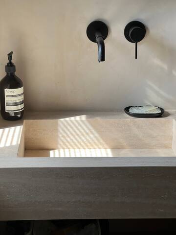 Luxury villa with breathtaking panoramic sea view. gallery image 5