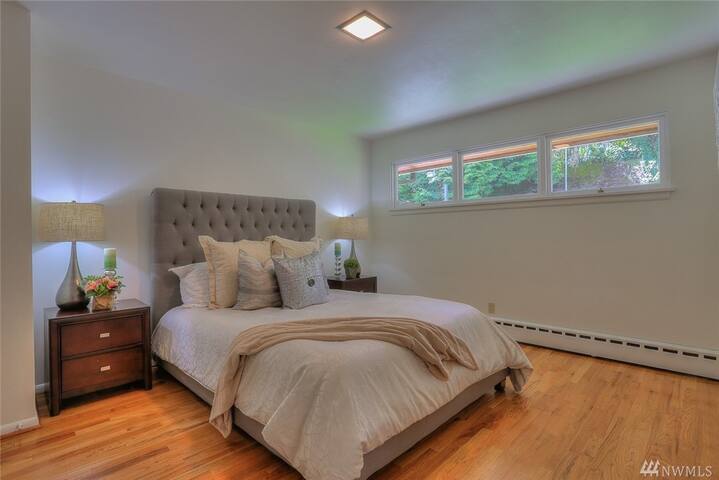 University of Washington Gem gallery image 4