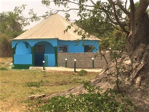 Spacious new ecolodge by the river at Bafuloto
