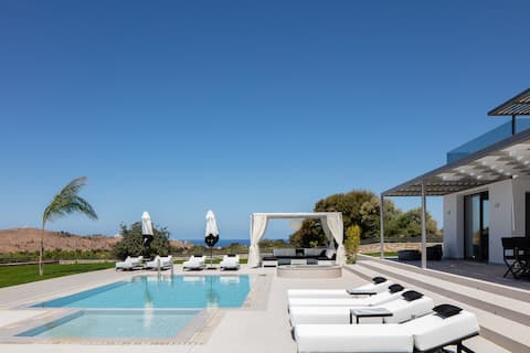 Alma Villa, 2.000m2 Luxury Living