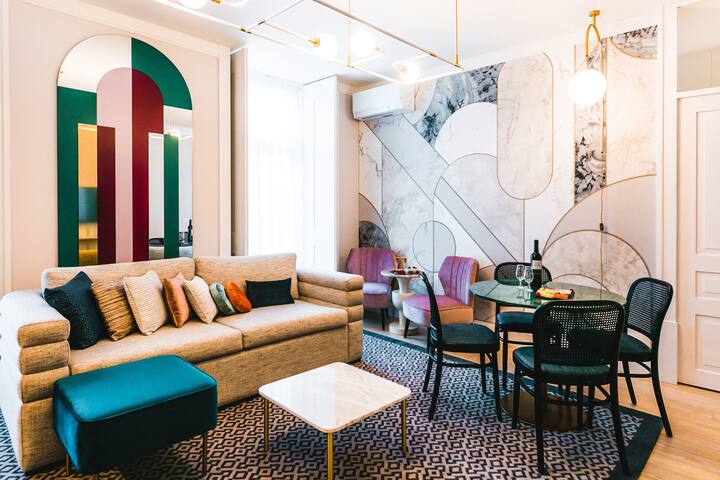 NEW! Luxurious Hotel Apartment in Lisbon Downtwon gallery image 2