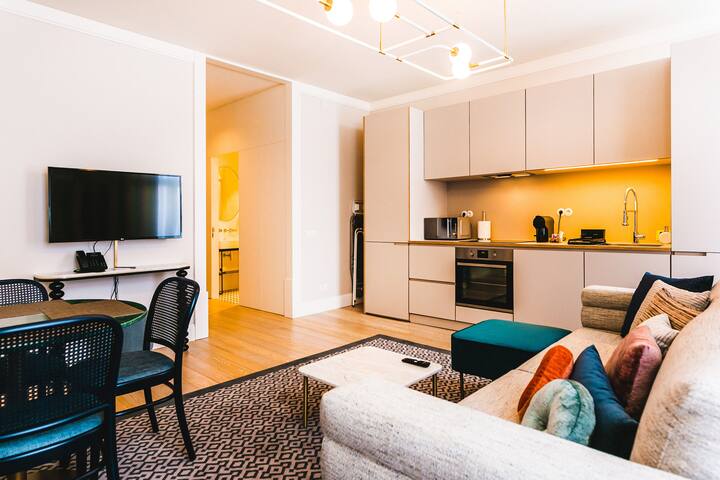 NEW! Luxurious Hotel Apartment in Lisbon Downtwon gallery image 3