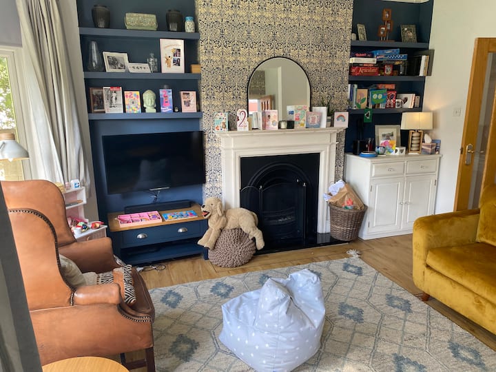 Inviting, Family-friendly 3 Bedroom Detached Home - Bournemouth
