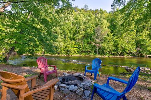 Smoky Mountain Cabin with Private River Access