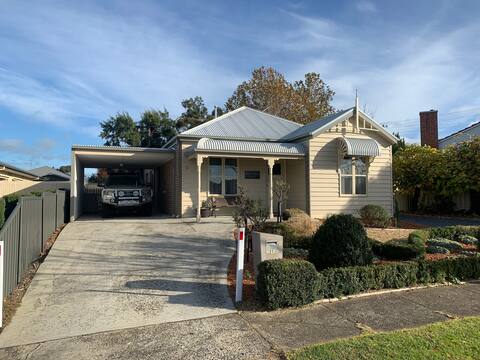 Elmsford Cottage - right in the heart of Gippsland