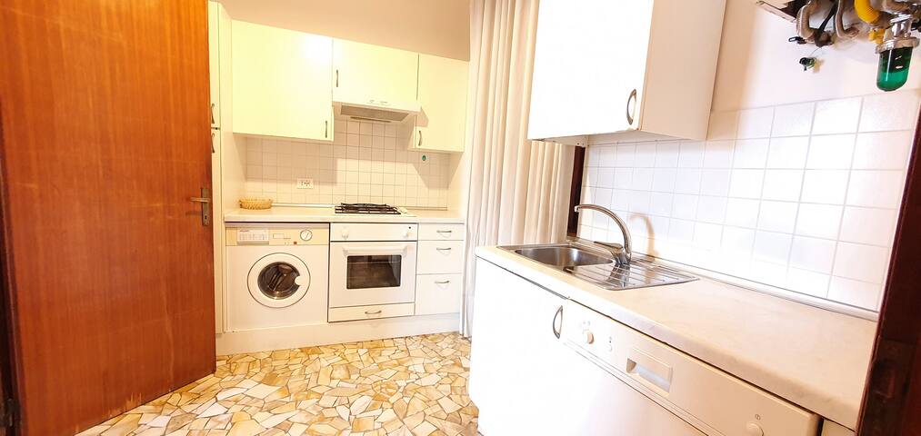 Smeraldo apartment gallery image 3