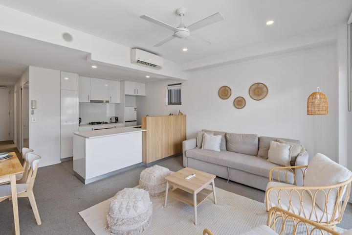 Peaceful One Bedroom Residence With Parking - Brisbane