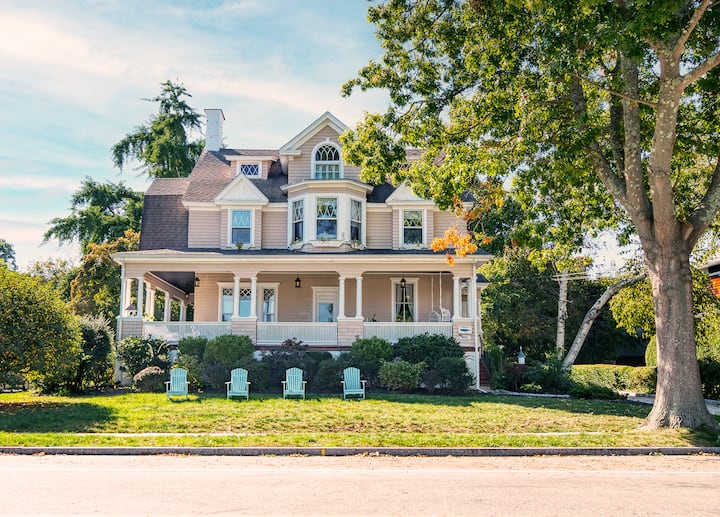 Historical New England coastal holiday home