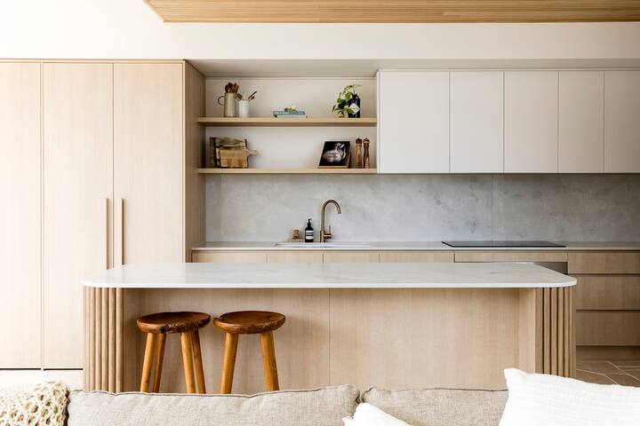 Heated Pool Oasis Beachfront Perfect Kids & Pets gallery image 2