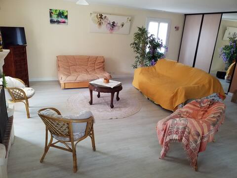 Villa 2ch, 4-6 pers. gd jardin, calme, prox plages