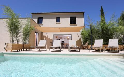 Au Clos de Manon "le oak", villa with swimming pool